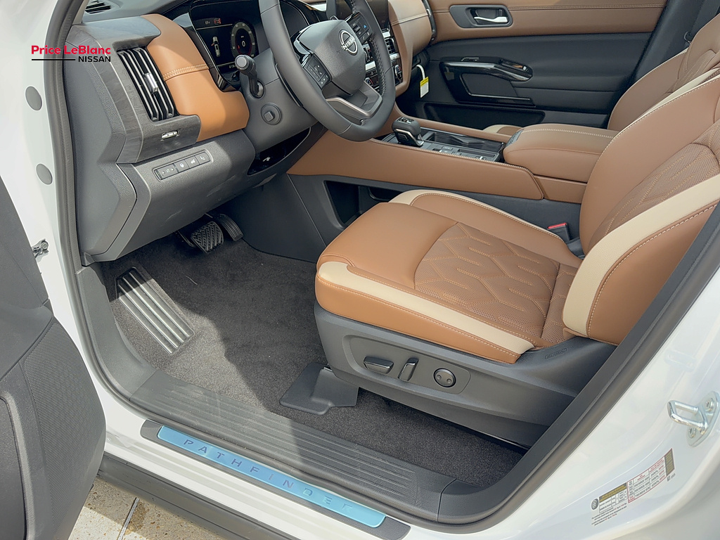2026 Nissan Pathfinder photo 26 of 34