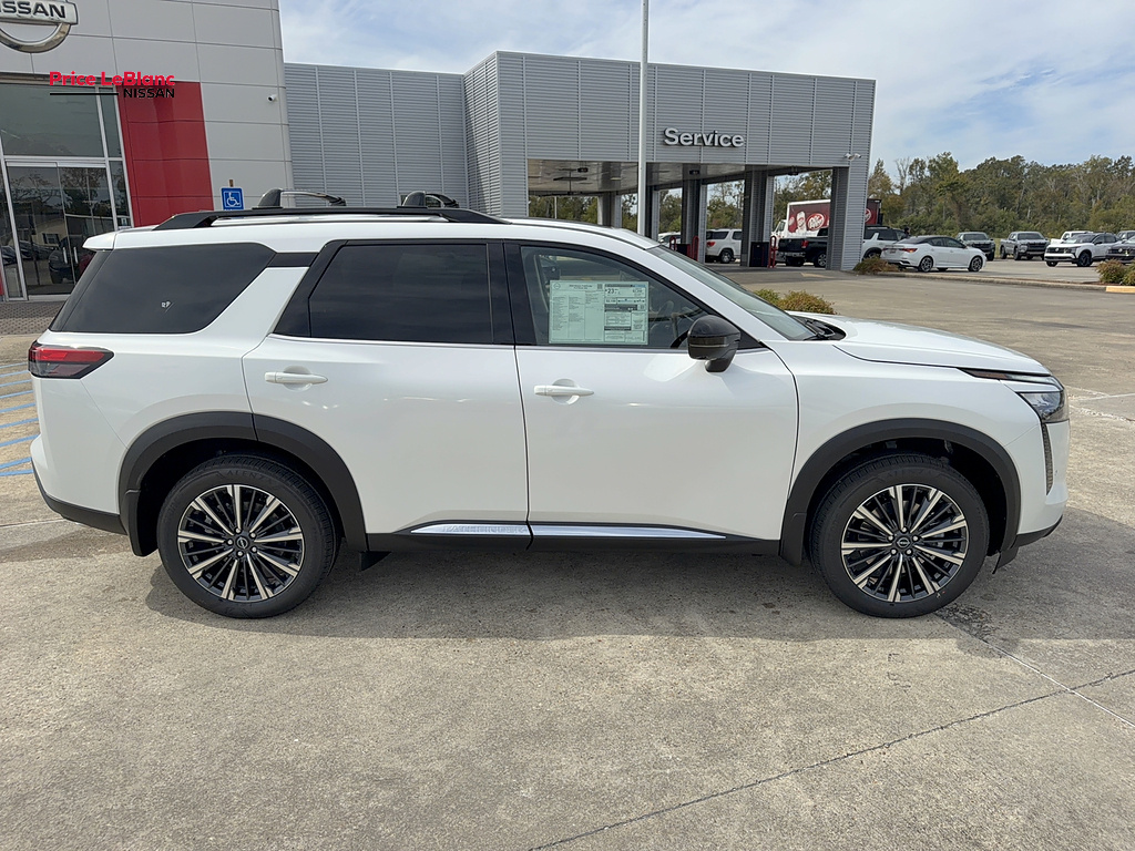 2026 Nissan Pathfinder photo 9 of 34