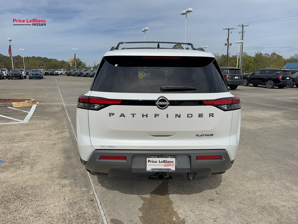 2026 Nissan Pathfinder photo 6 of 34