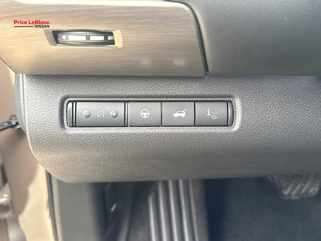 2025 Nissan Pathfinder photo 19 of 27