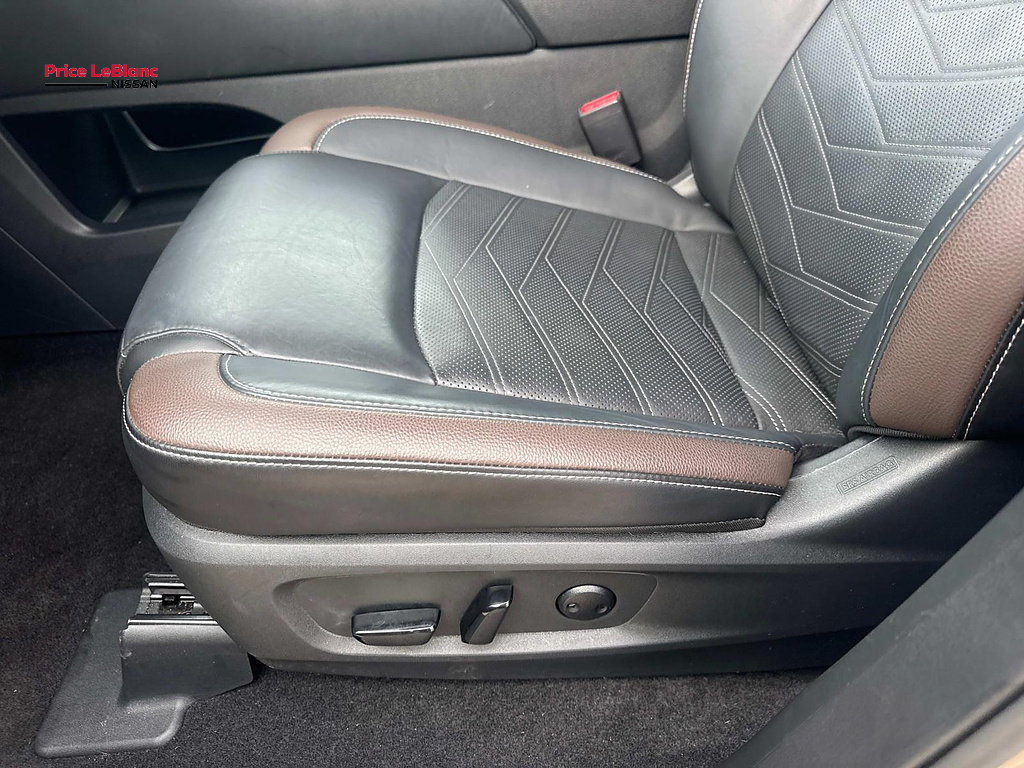 2025 Nissan Pathfinder photo 15 of 27
