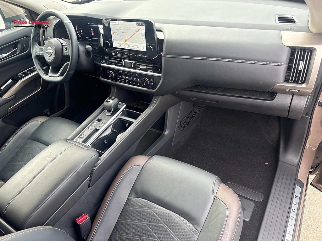 2025 Nissan Pathfinder photo 11 of 27