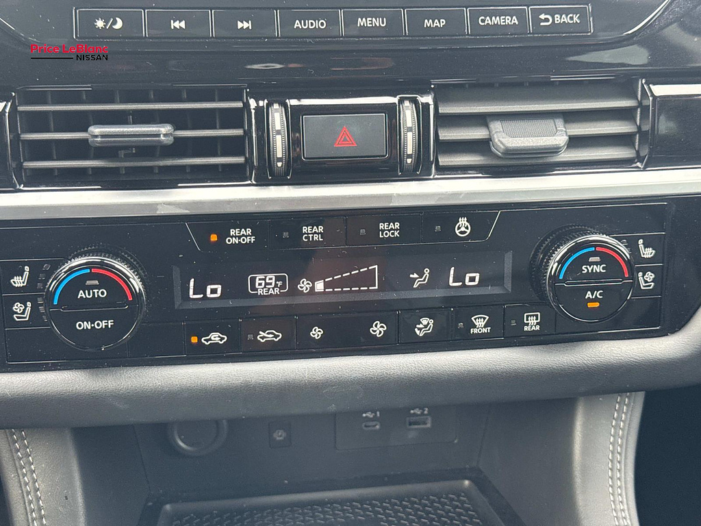 2025 Nissan Pathfinder photo 25 of 27
