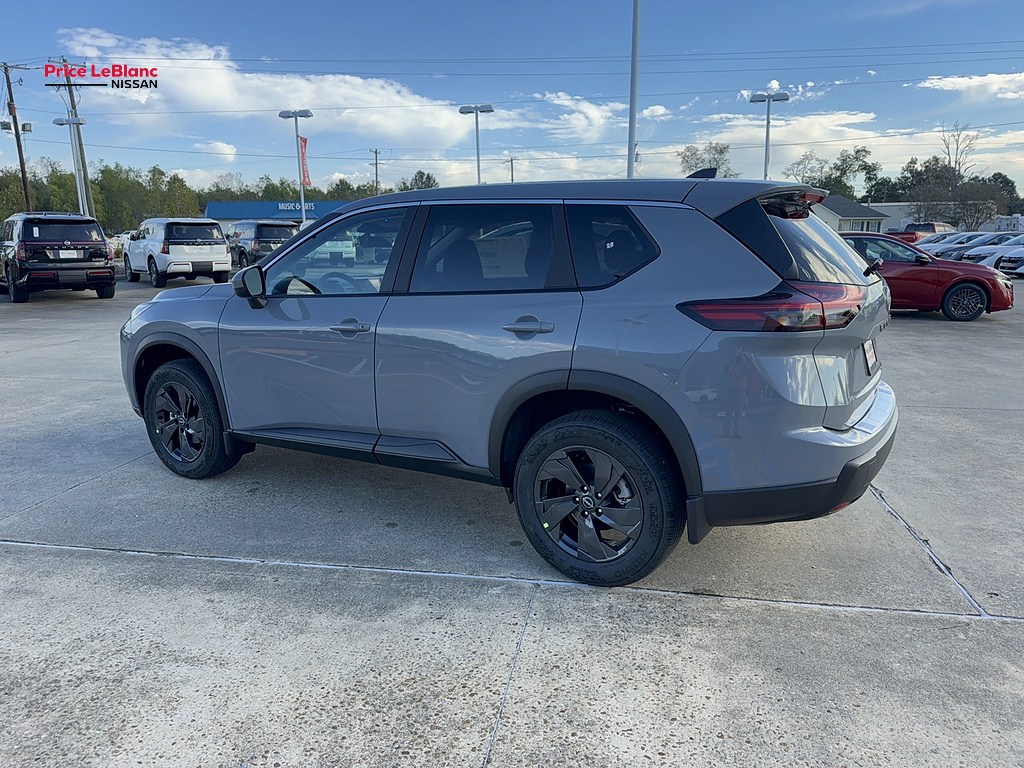 2027 Nissan Rogue photo 5 of 24
