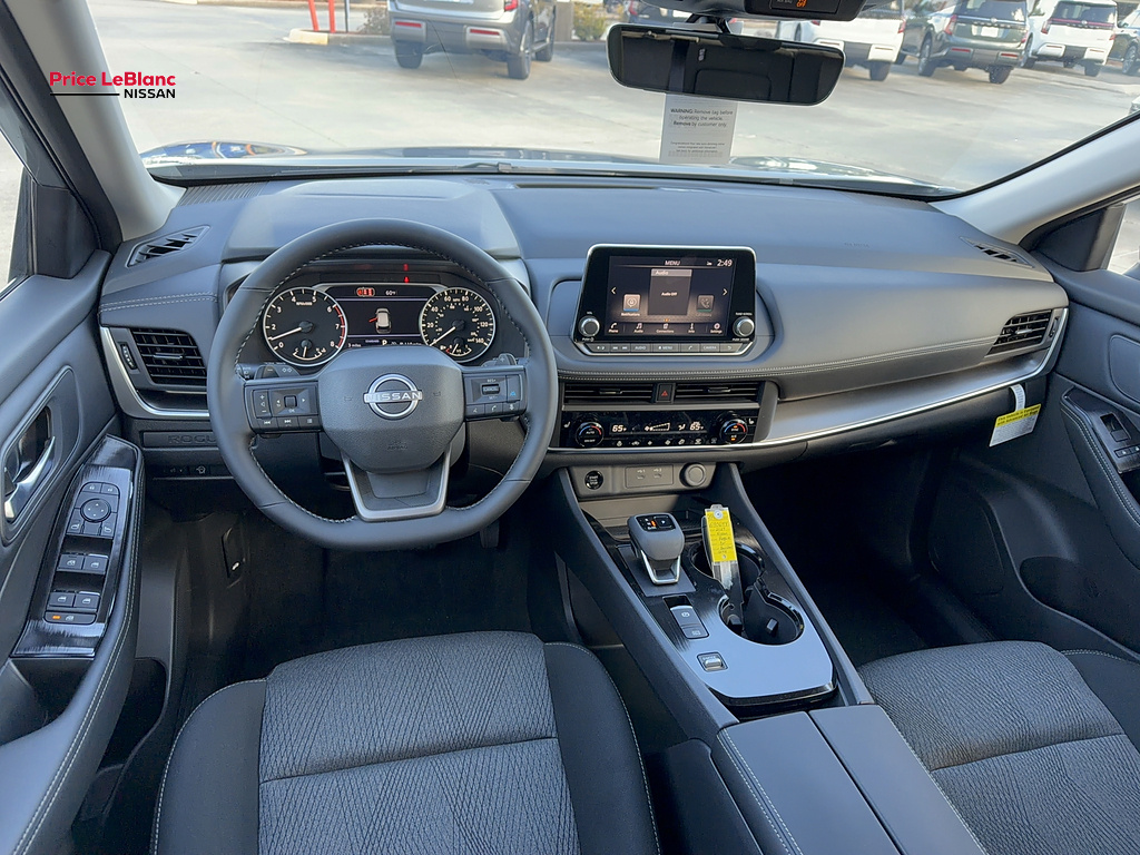 2027 Nissan Rogue photo 17 of 24