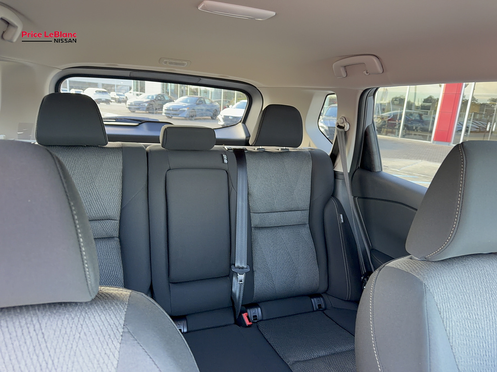 2027 Nissan Rogue photo 12 of 24