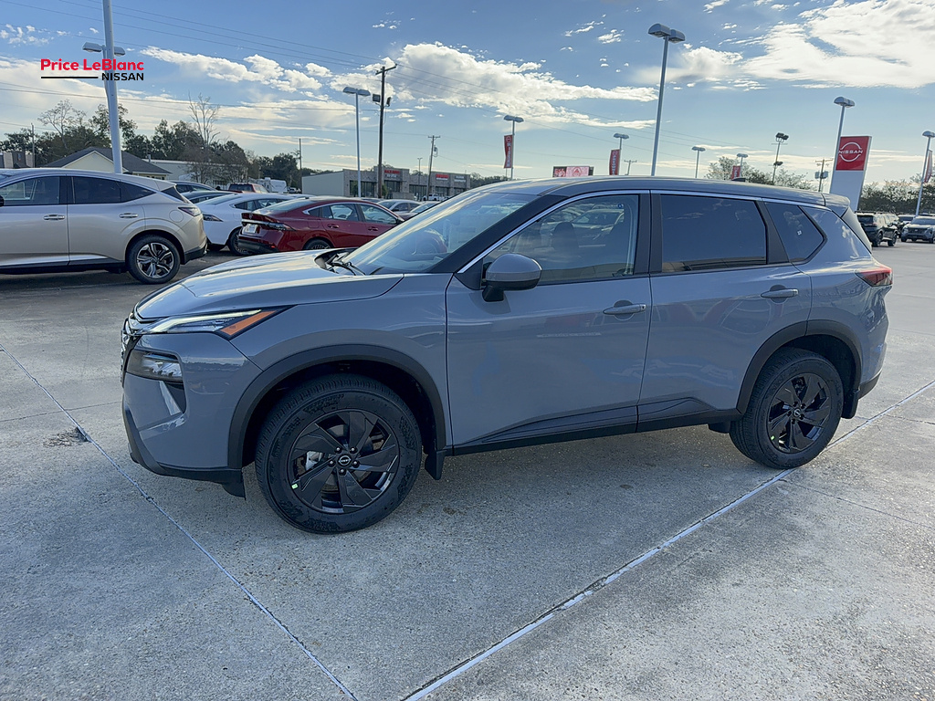 2027 Nissan Rogue photo 4 of 24