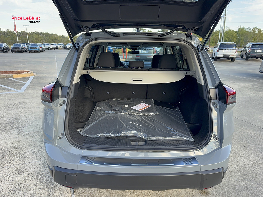 2027 Nissan Rogue photo 14 of 24