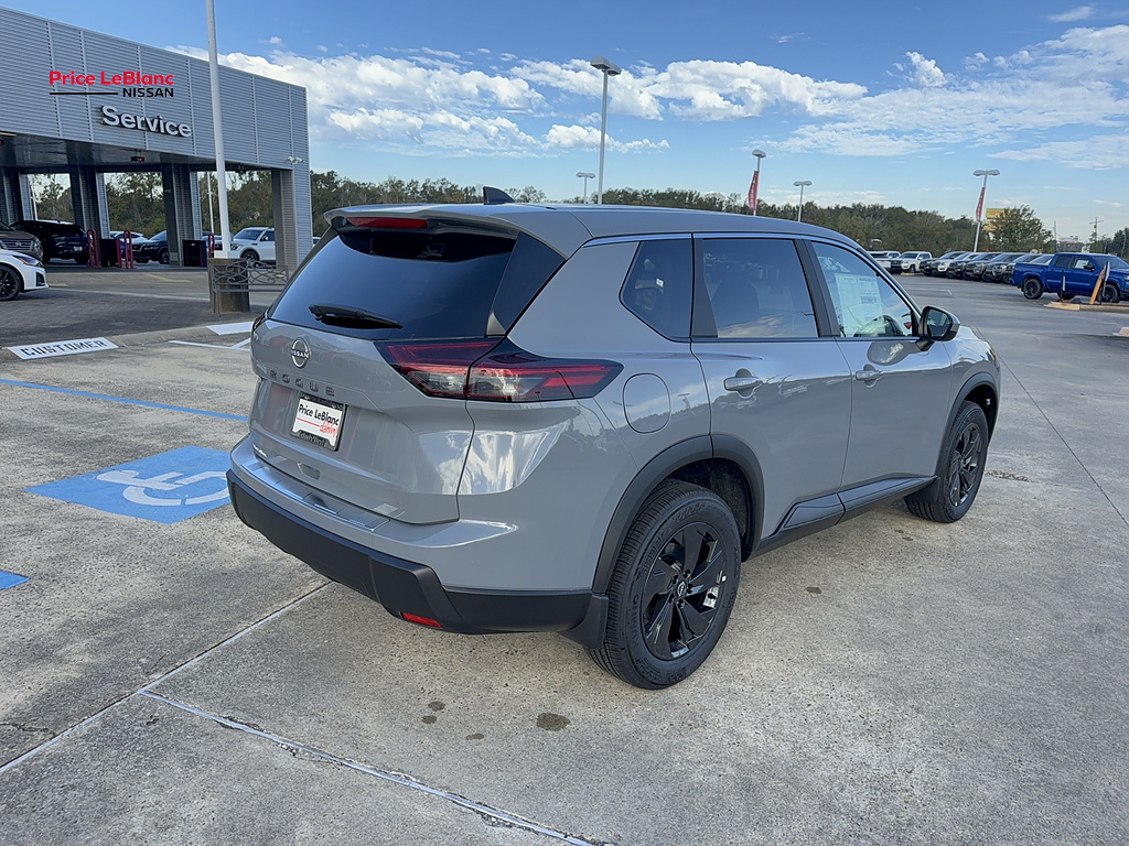 2027 Nissan Rogue photo 7 of 24