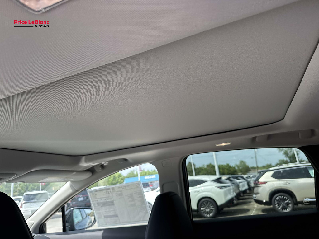 2026 Nissan Murano photo 9 of 18