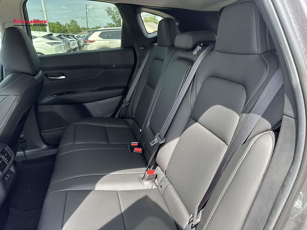 2026 Nissan Murano photo 8 of 18