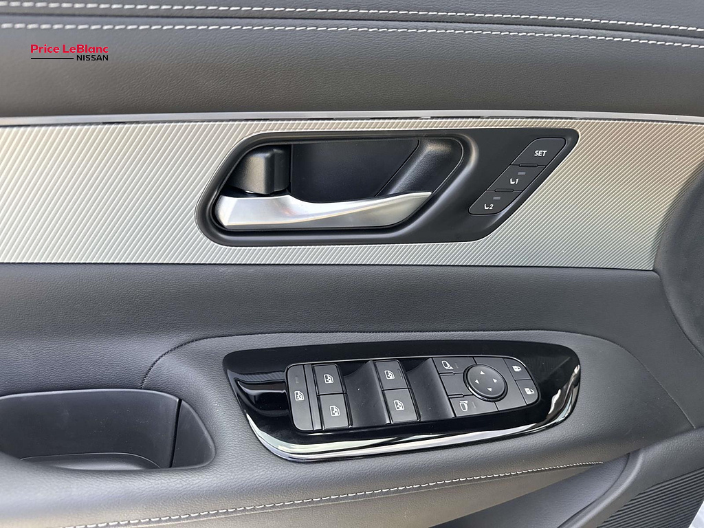 2026 Nissan Murano photo 14 of 18