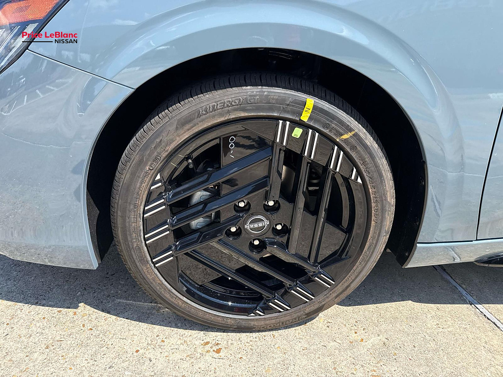 2027 Nissan Sentra photo 4 of 19