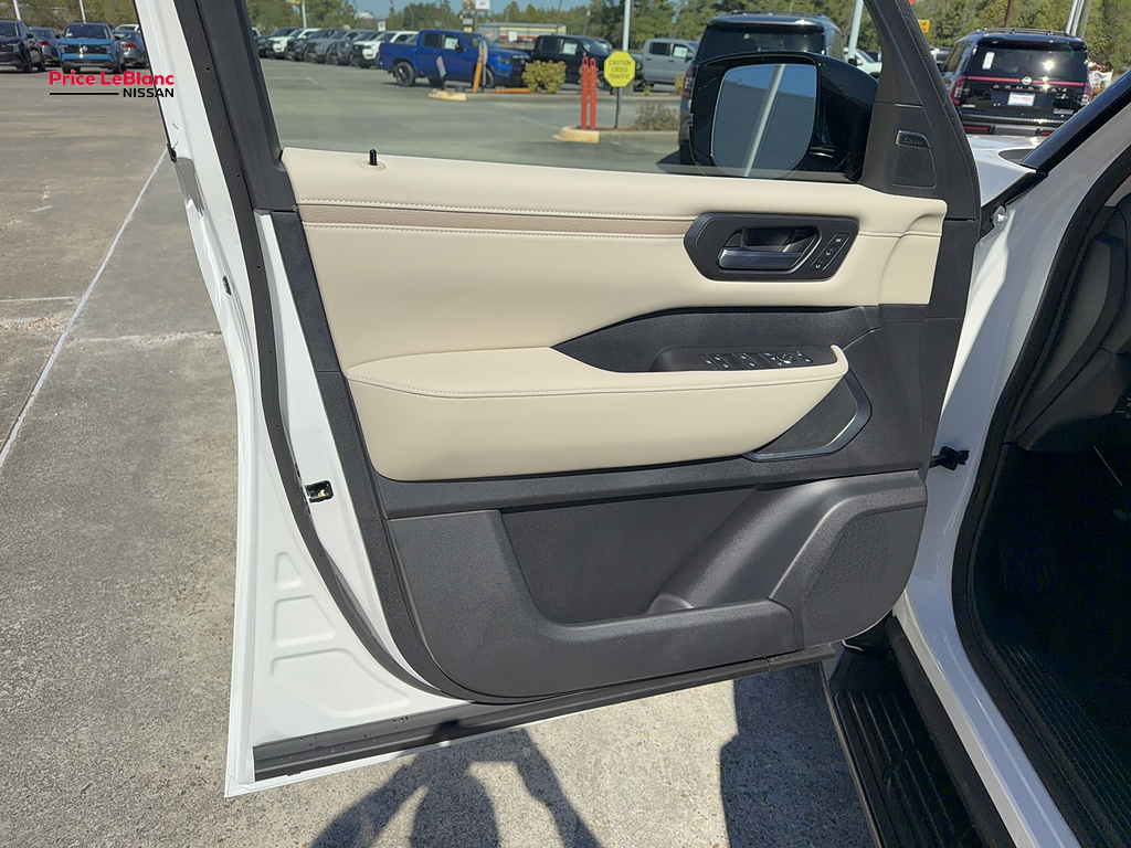 2027 Nissan Armada photo 19 of 29