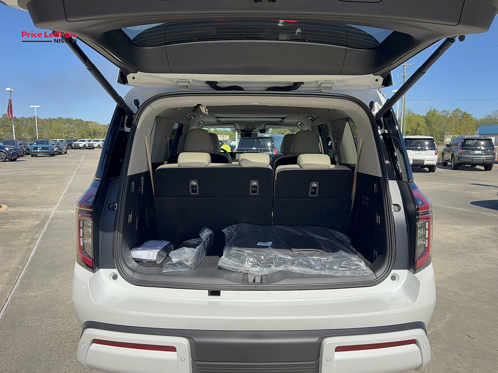 2027 Nissan Armada photo 17 of 29