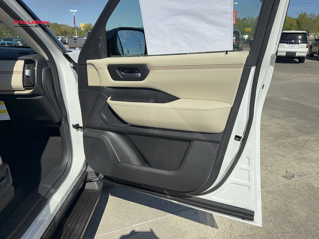 2027 Nissan Armada photo 15 of 29