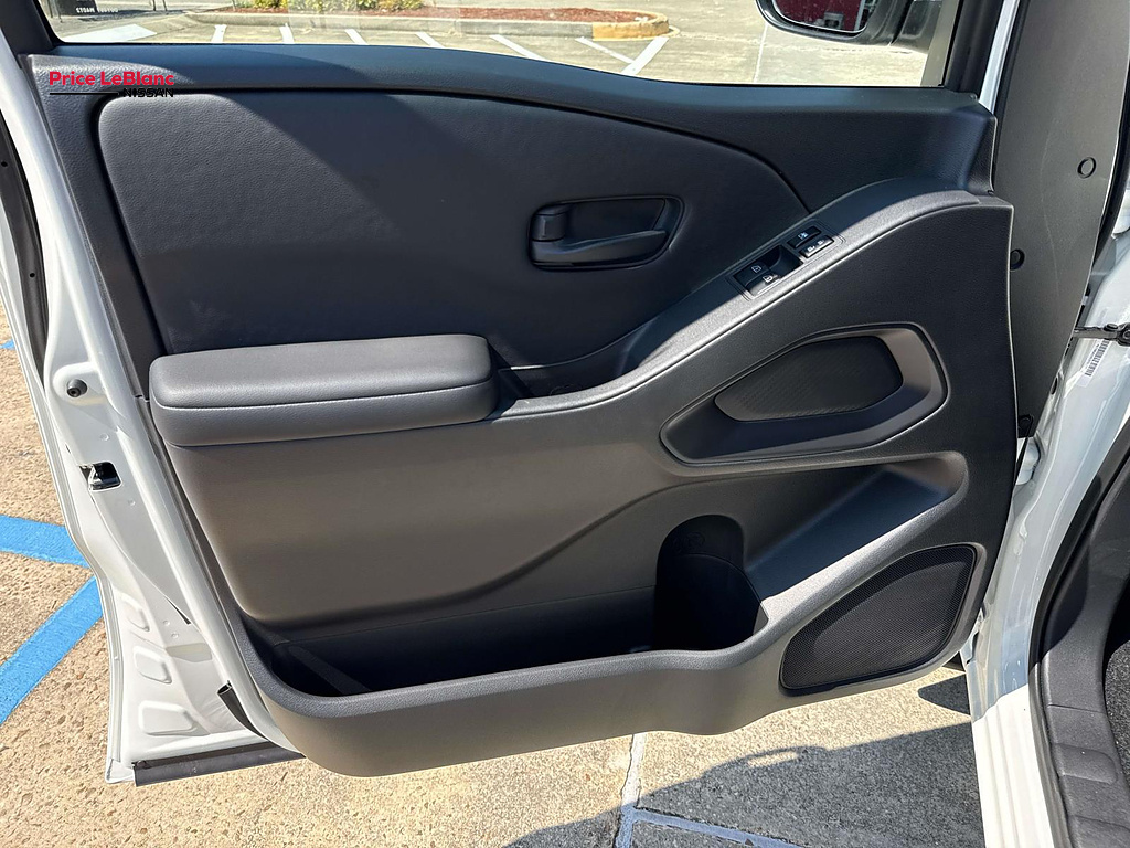 2026 Nissan Frontier photo 11 of 19