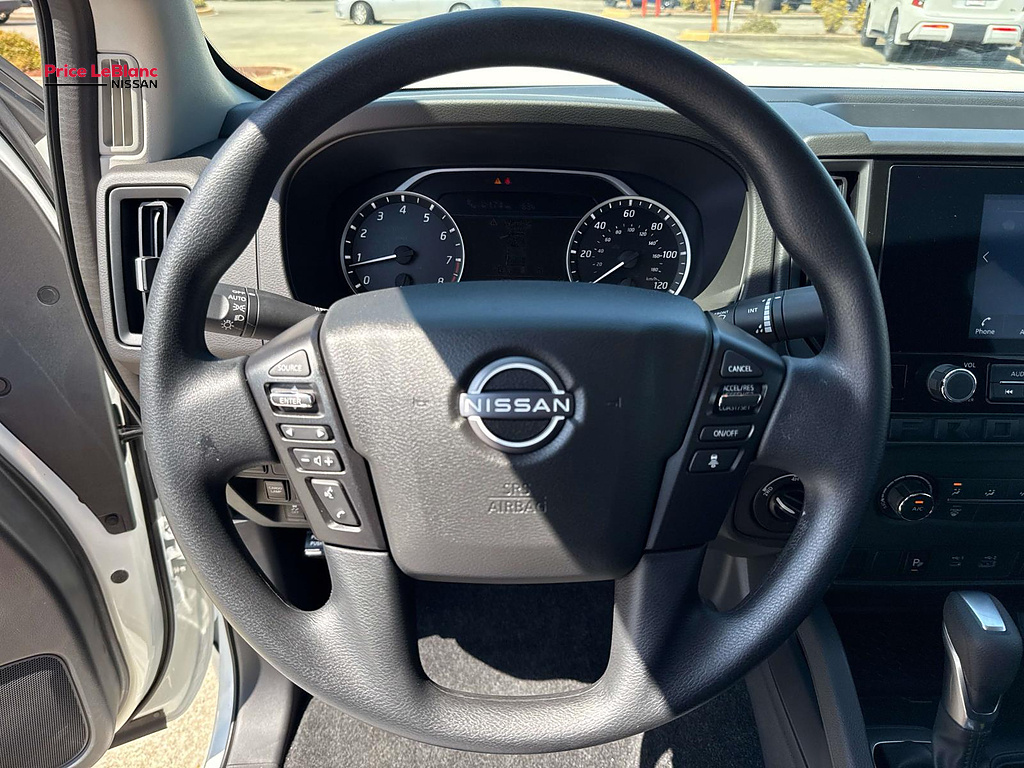 2026 Nissan Frontier photo 13 of 19