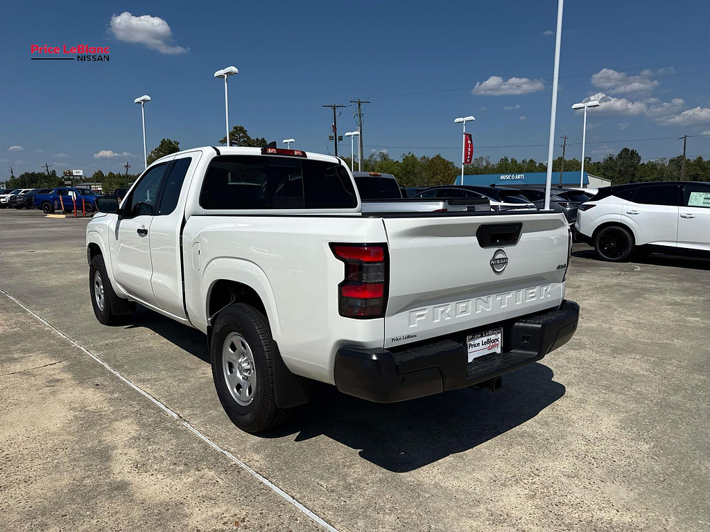 2026 Nissan Frontier photo 5 of 19