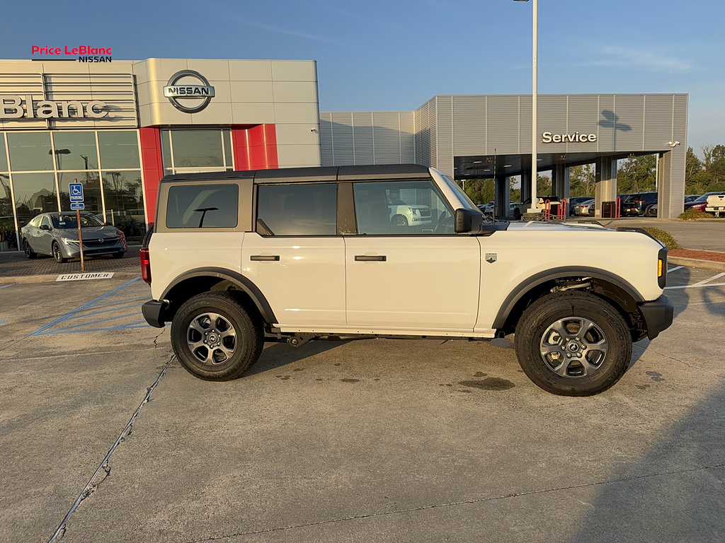 2025 Ford Bronco photo 8 of 26