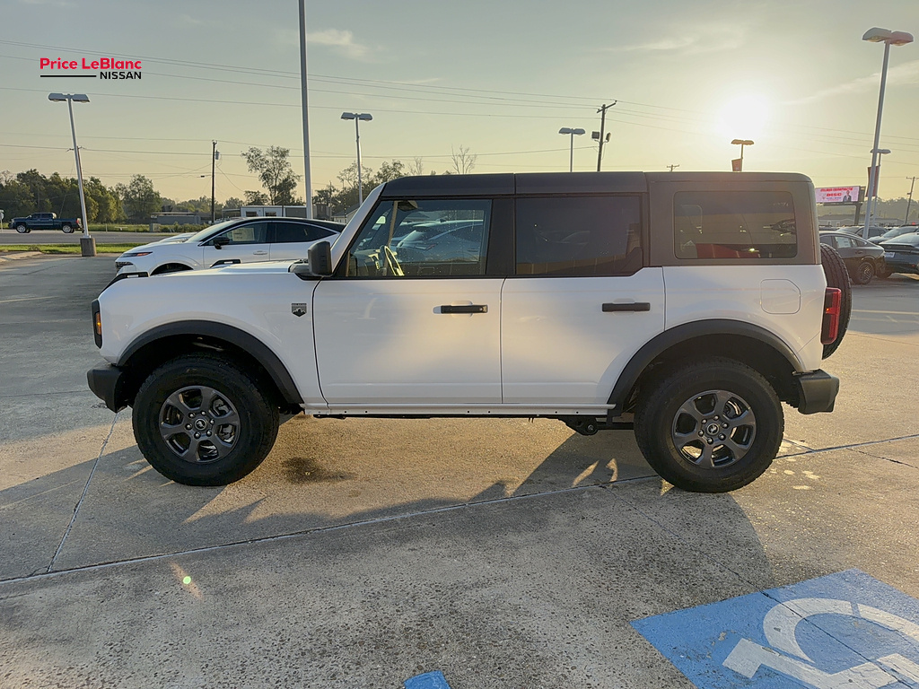2025 Ford Bronco photo 4 of 26