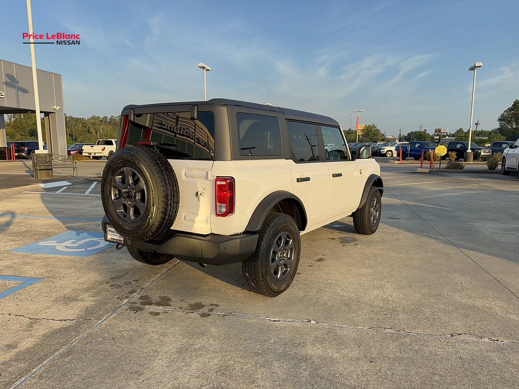 2025 Ford Bronco photo 7 of 26