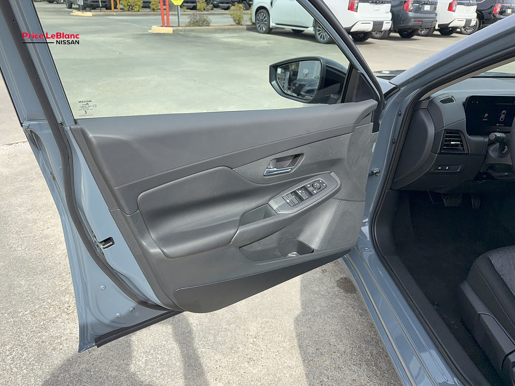 2027 Nissan Sentra photo 17 of 24
