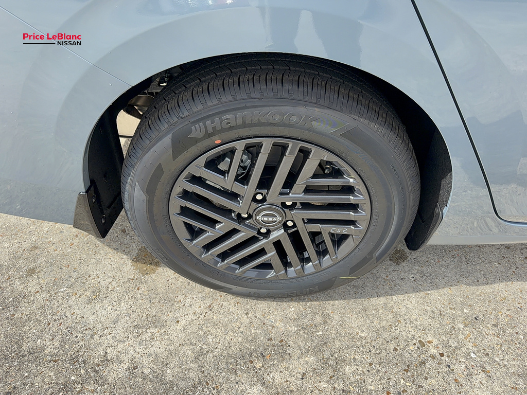 2027 Nissan Sentra photo 10 of 24