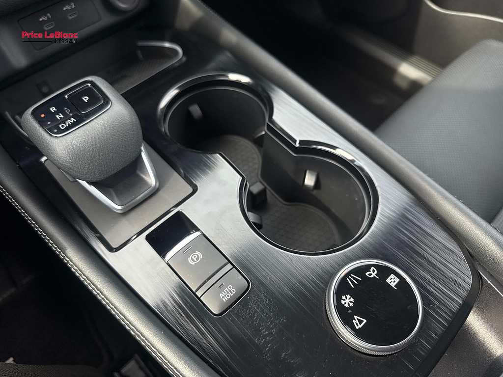 2026 Nissan Rogue photo 26 of 27