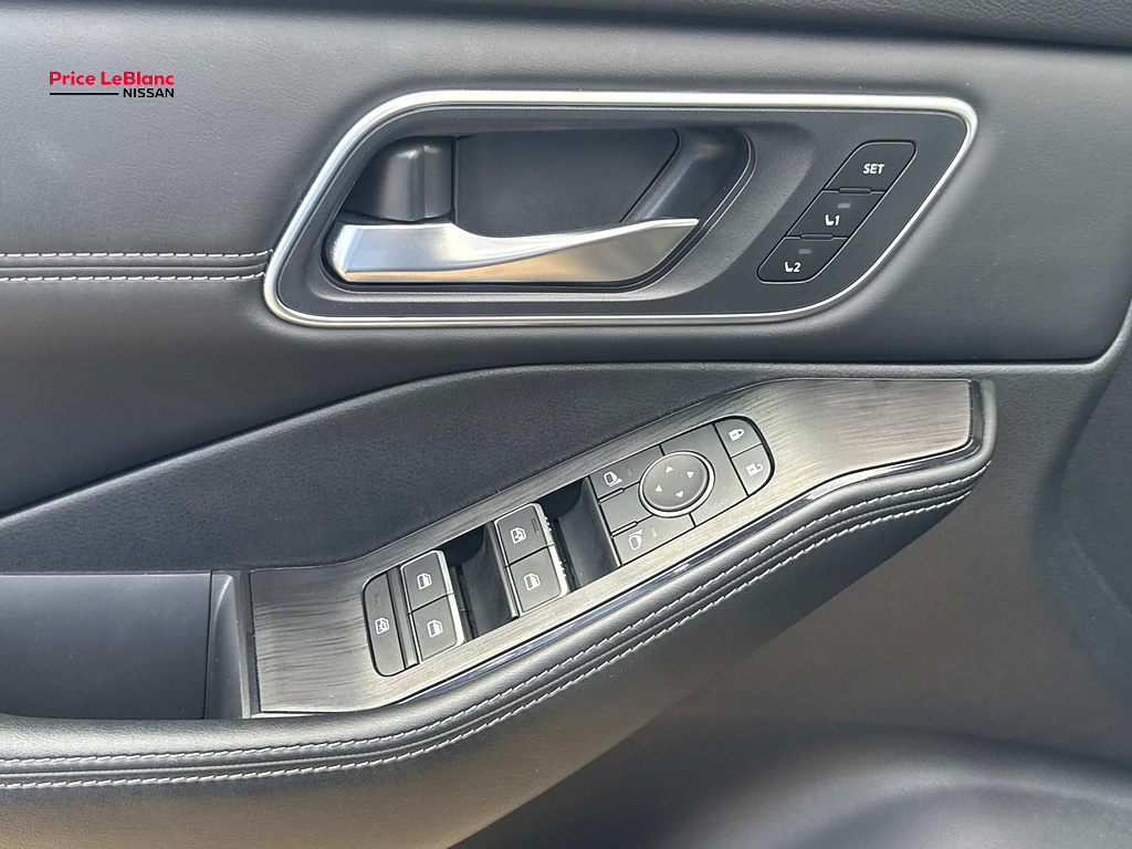 2026 Nissan Rogue photo 19 of 27