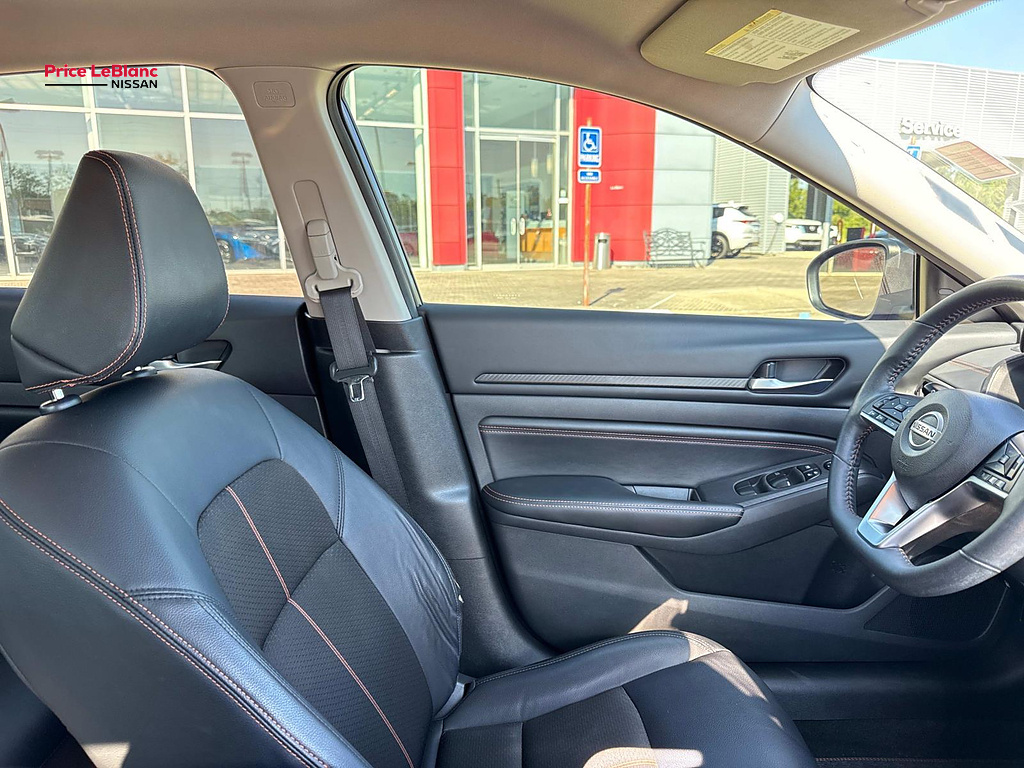 2022 Nissan Altima 2.5 SR - 8