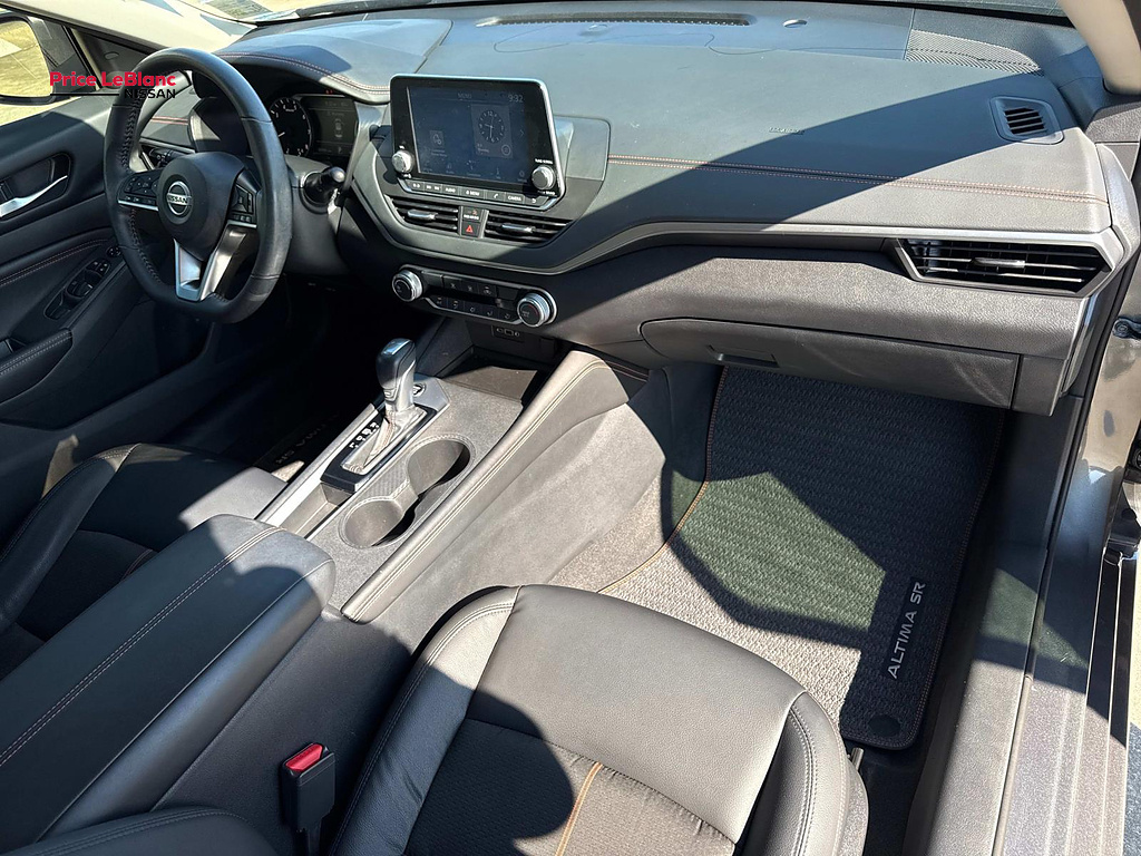 2022 Nissan Altima 2.5 SR - 10