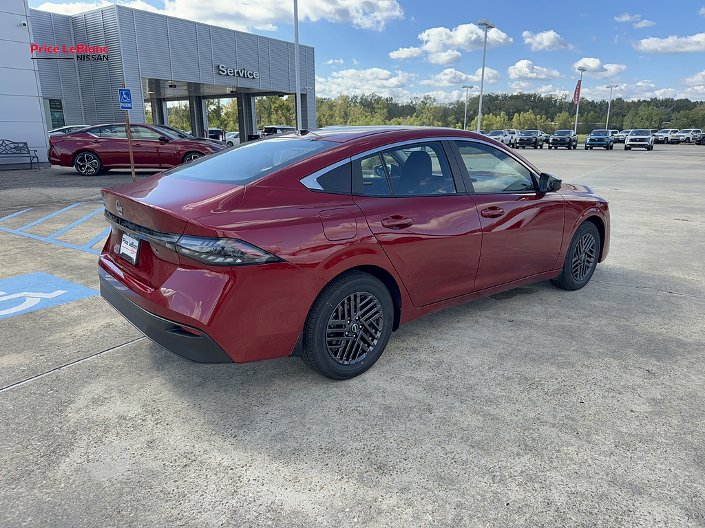 2027 Nissan Sentra photo 8 of 22