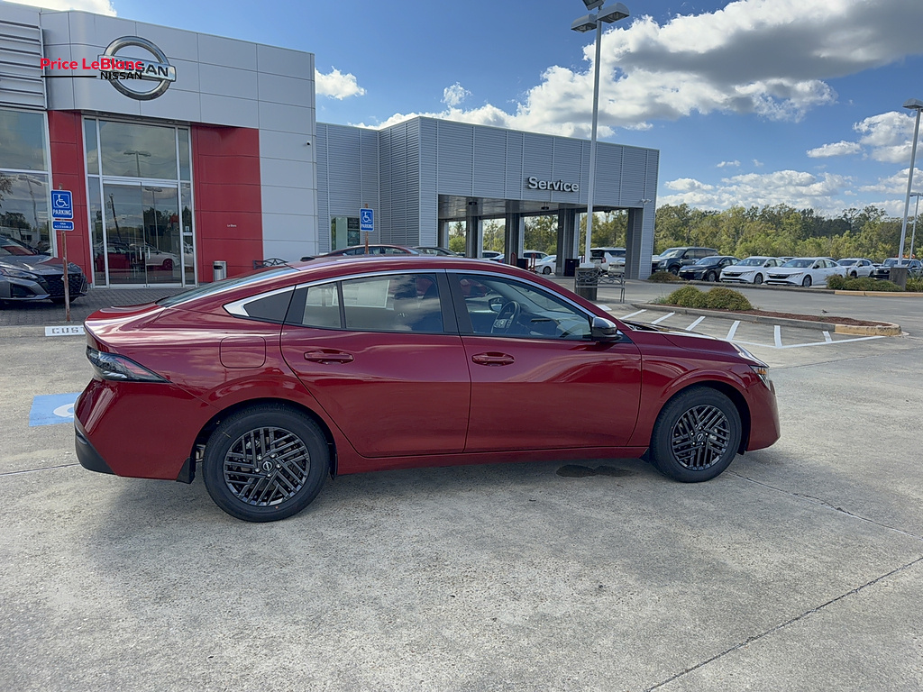 2027 Nissan Sentra photo 9 of 22