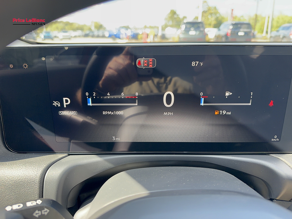 2027 Nissan Sentra photo 21 of 22