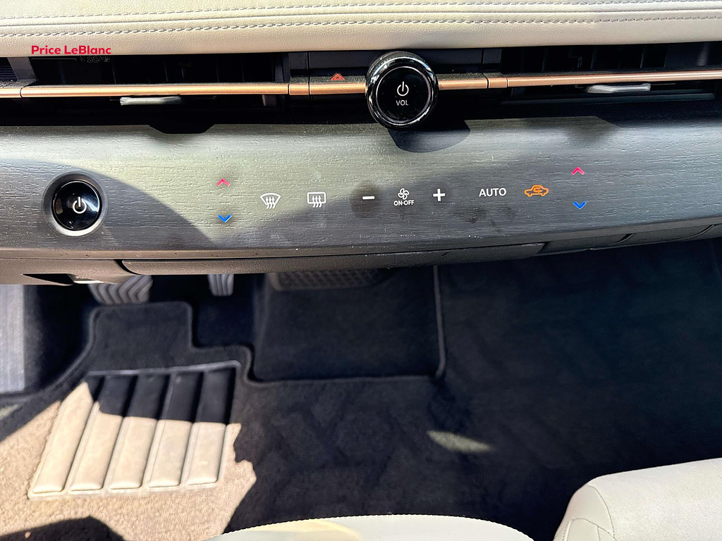2025 Nissan ARIYA Engage WHITE at Team Honda