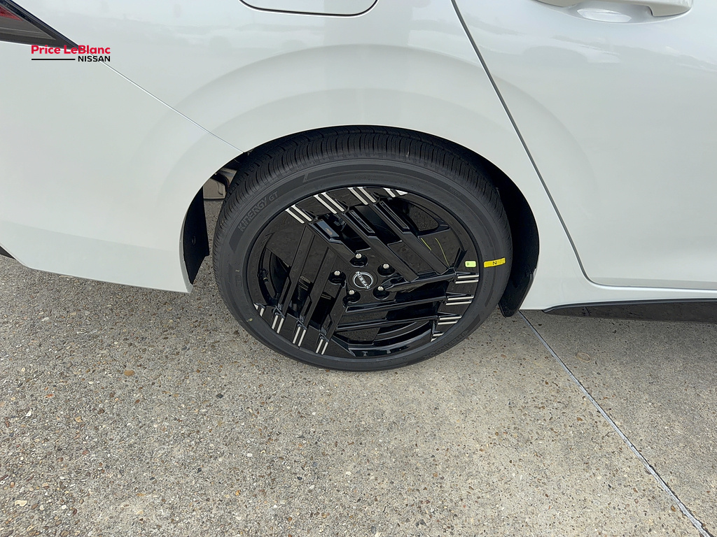 2027 Nissan Sentra photo 9 of 19