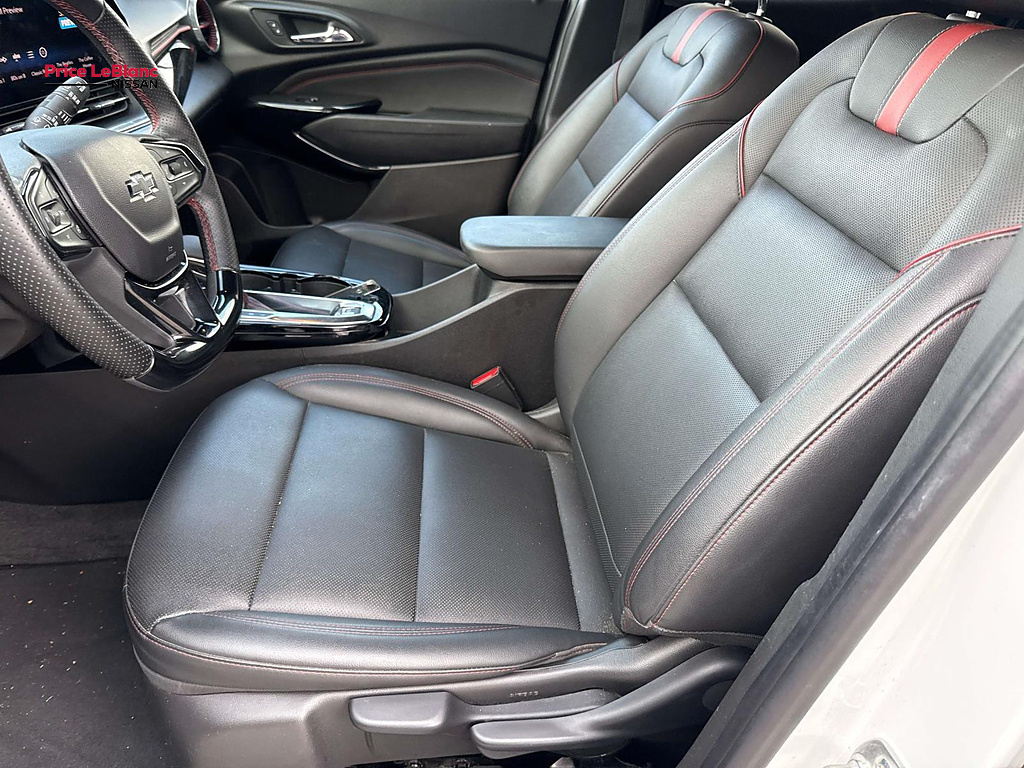 2025 Chevrolet Trax photo 16 of 27