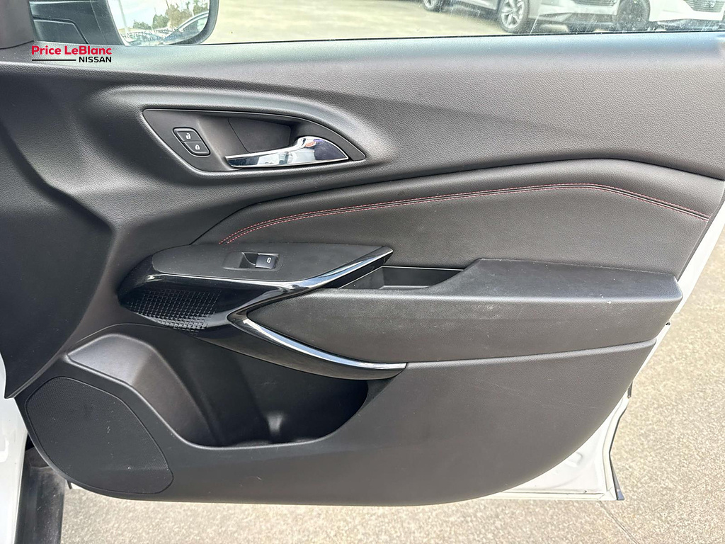 2025 Chevrolet Trax photo 14 of 27