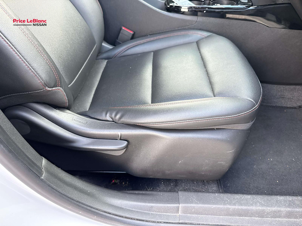 2025 Chevrolet Trax photo 12 of 27