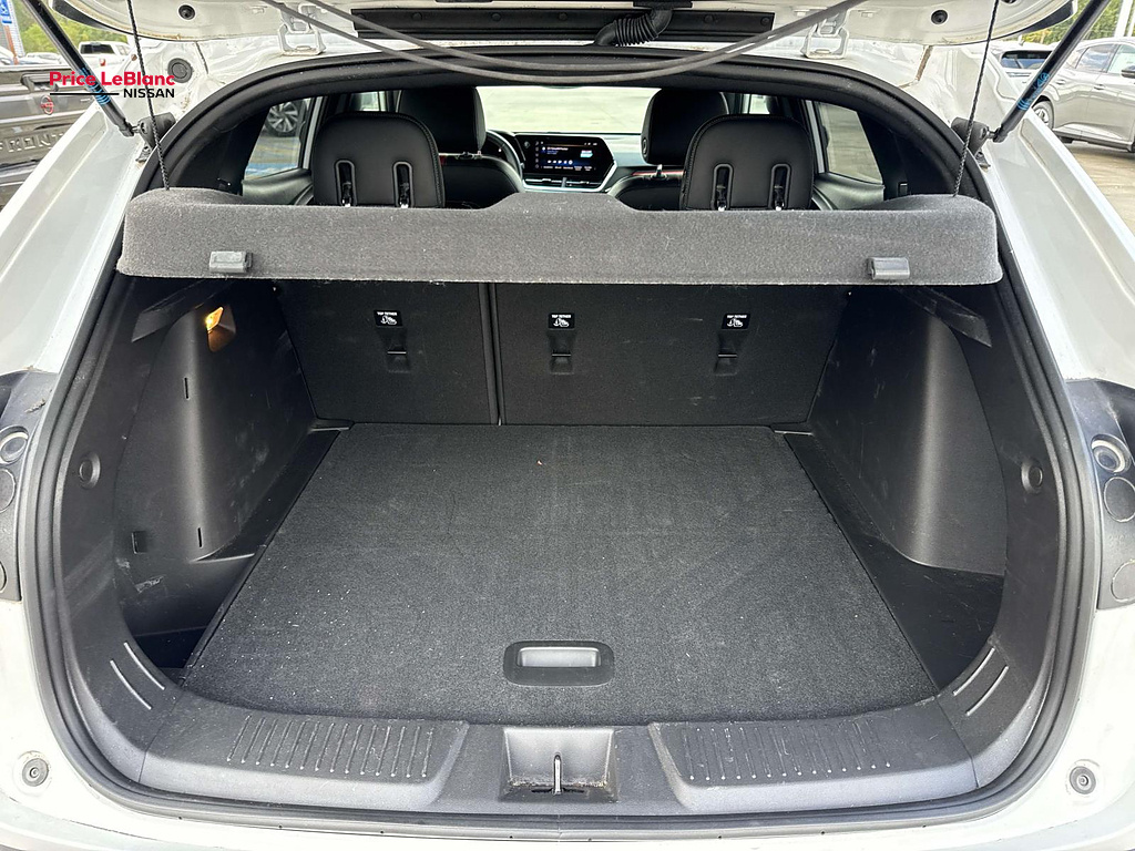 2025 Chevrolet Trax photo 8 of 27