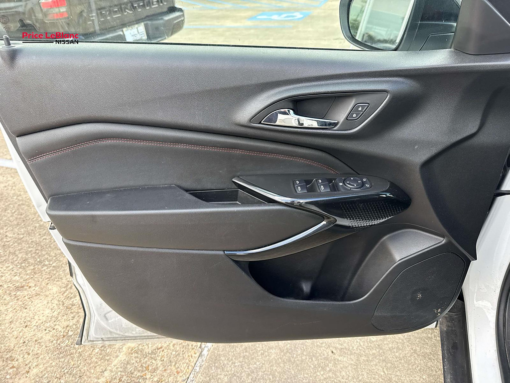 2025 Chevrolet Trax photo 18 of 27