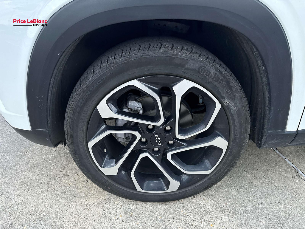 2025 Chevrolet Trax photo 4 of 27