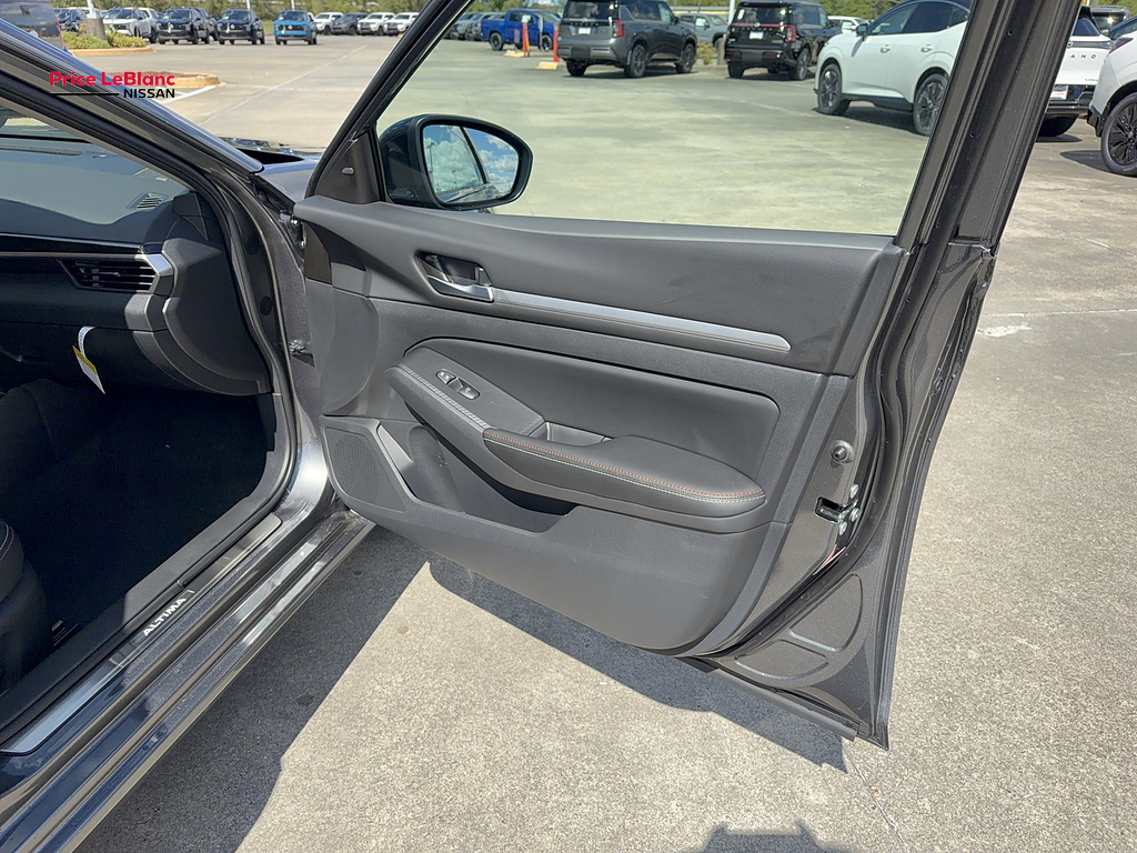 2026 Nissan Altima photo 15 of 26