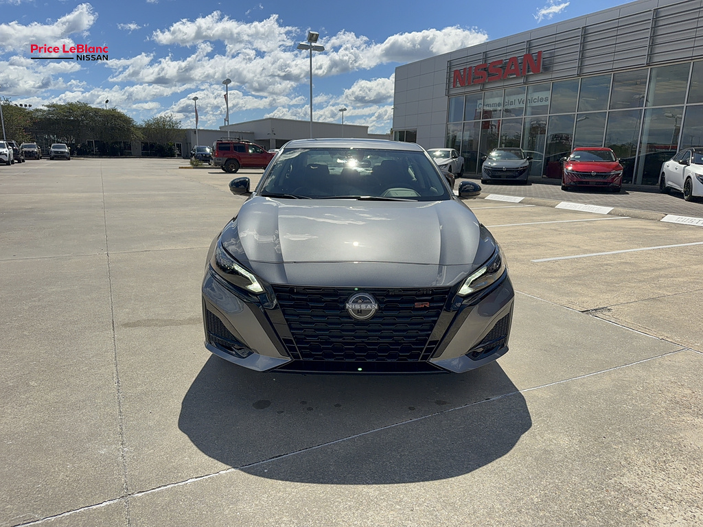 2026 Nissan Altima photo 4 of 26