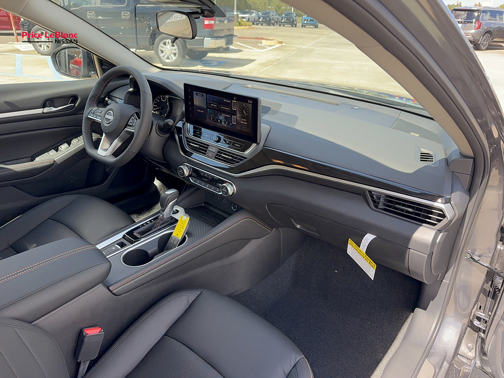 2026 Nissan Altima photo 17 of 26