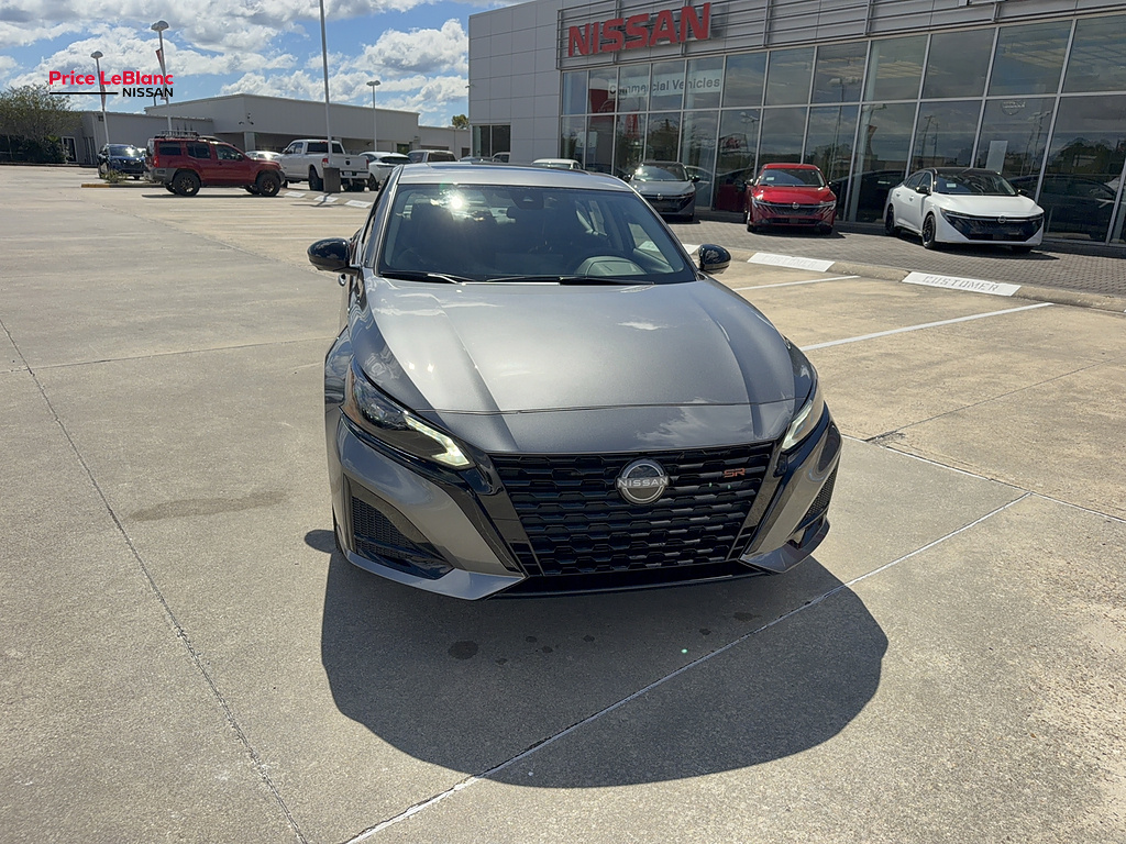 2026 Nissan Altima photo 3 of 26