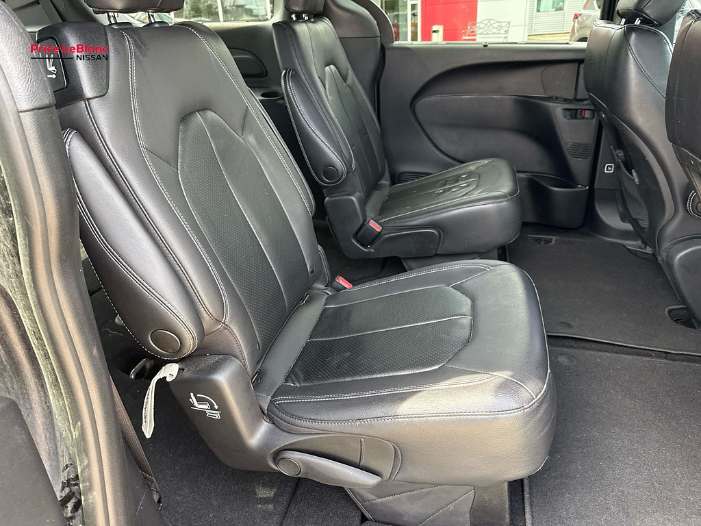 2021 Chrysler Pacifica Touring L - 8