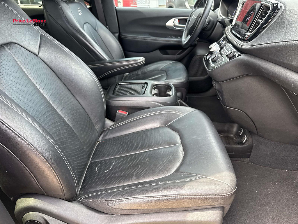 2021 Chrysler Pacifica Touring L - 10