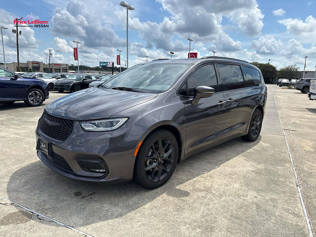 2021 Chrysler Pacifica Touring L - 2